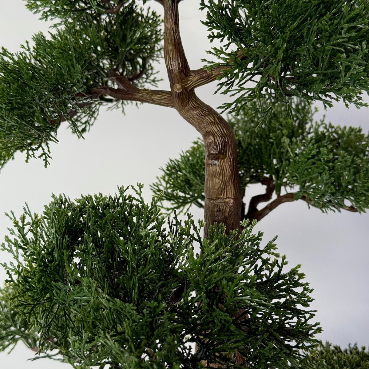Bonsai artificial ienupar, in vas ceramic gri, 48 cm