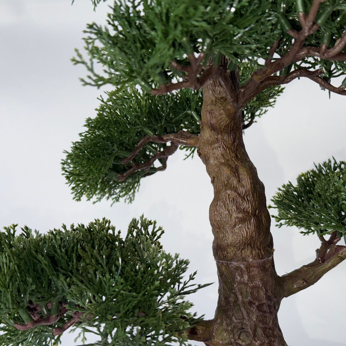 Bonsai artificial ienupar, in vas ceramic gri, 48 cm