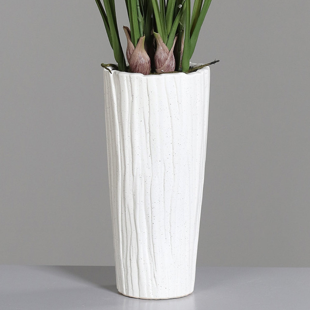 Aranjament cu orhidee artificiala Spider alba in vas ceramic, 92 cm