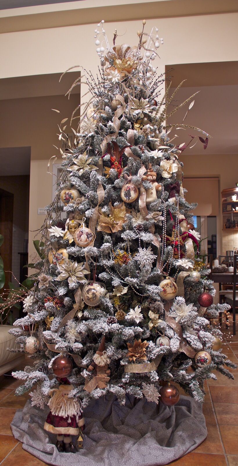 Brad artificial Flock Tree Deluxe 240 cm
