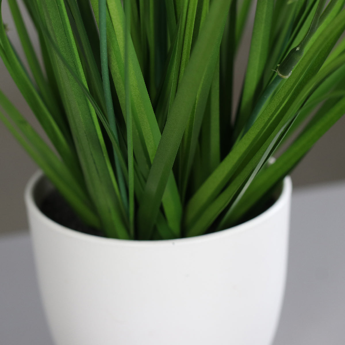 Aranjament flori de camp artificiale cu iarba in vas de plastic, 37 cm