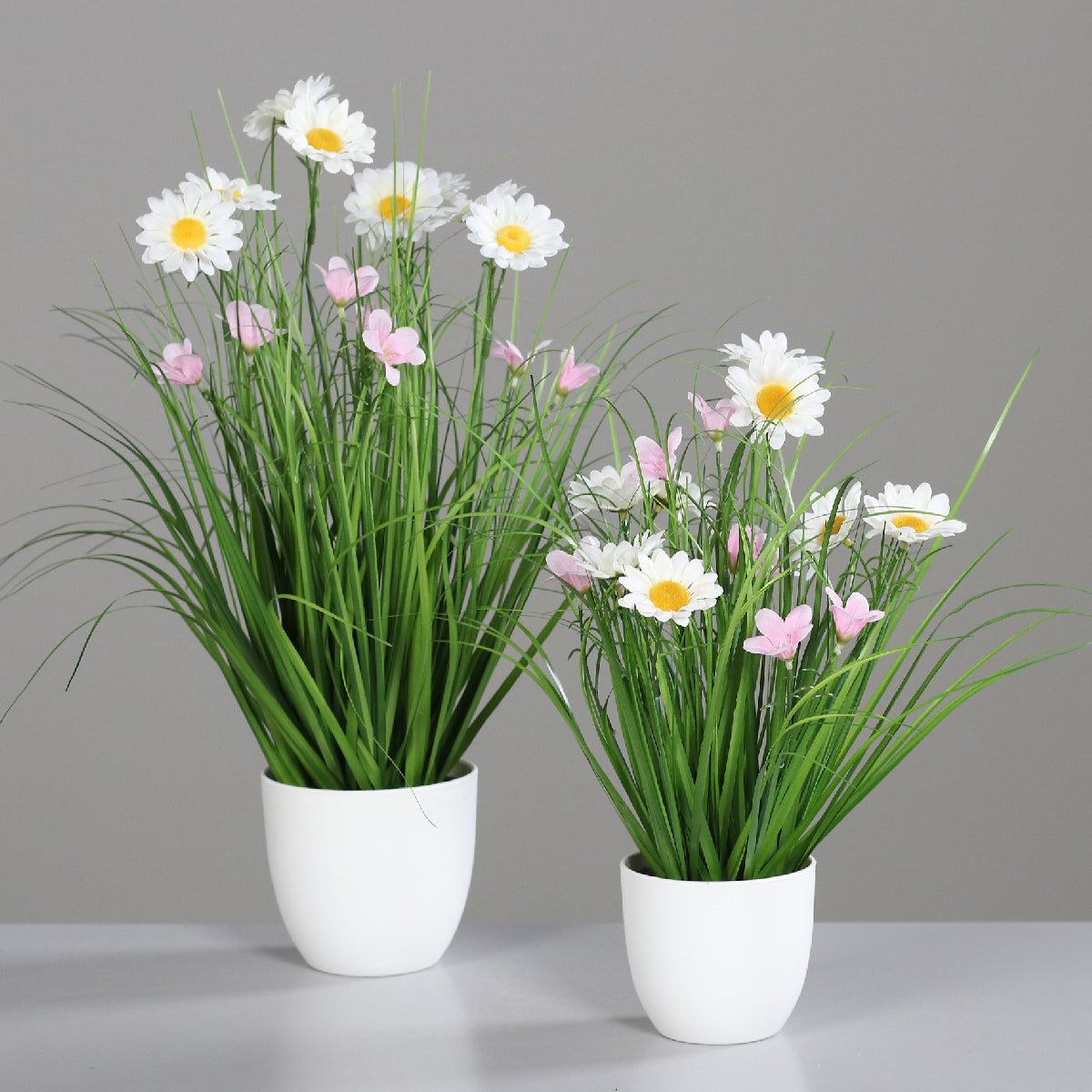 Aranjament flori de camp artificiale cu iarba in vas de plastic, 37 cm