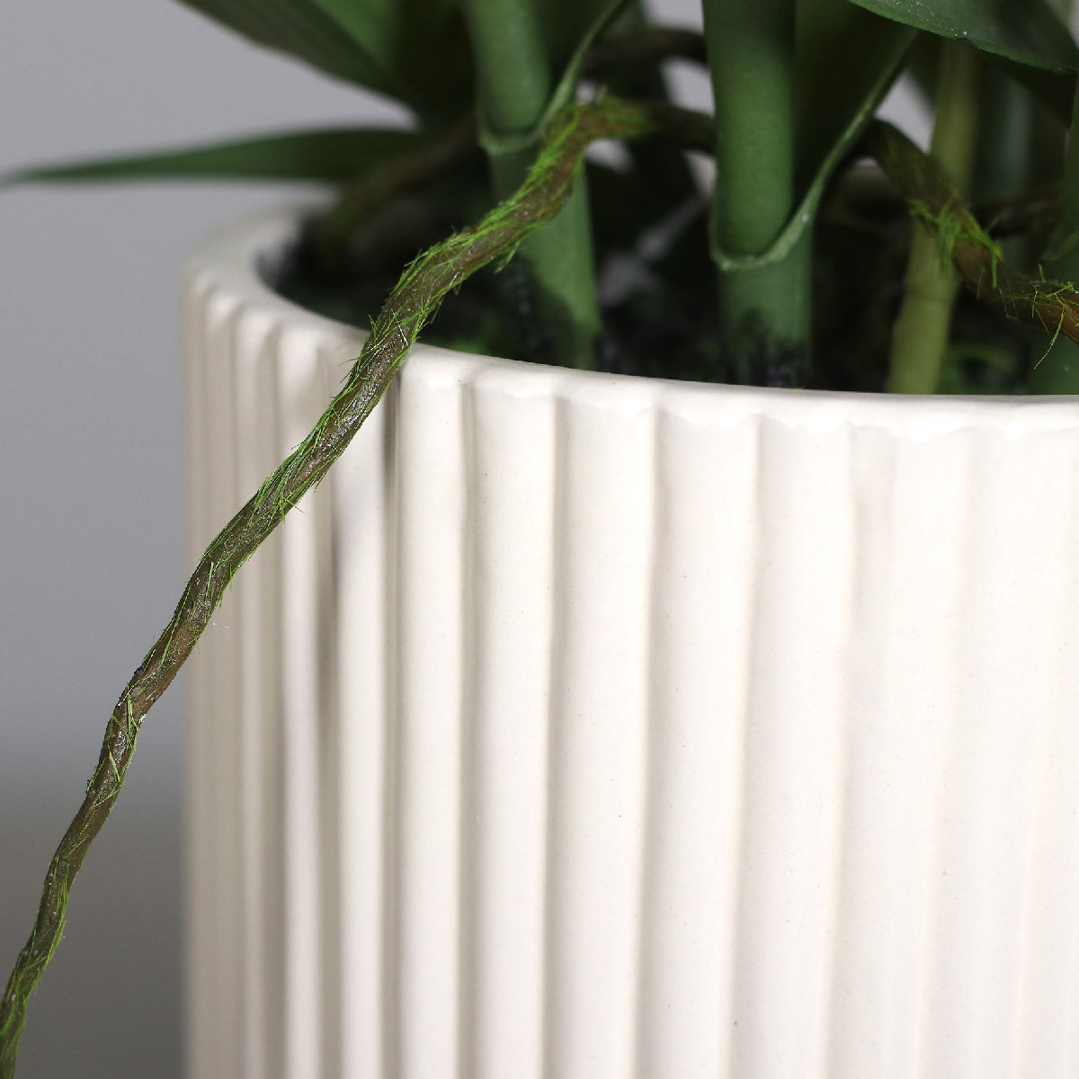 Aranjament cu orhidee artificiala Dendrobium fucsia in vas ceramic, 47 cm