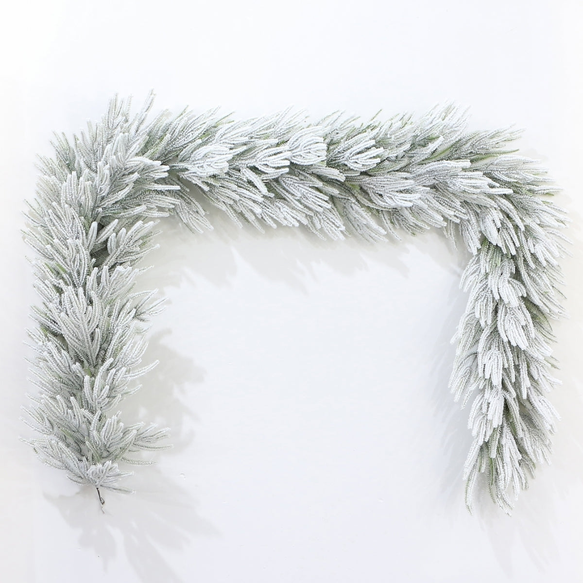 Ghirlanda brad artificial, cu aspect nins, 270 cm