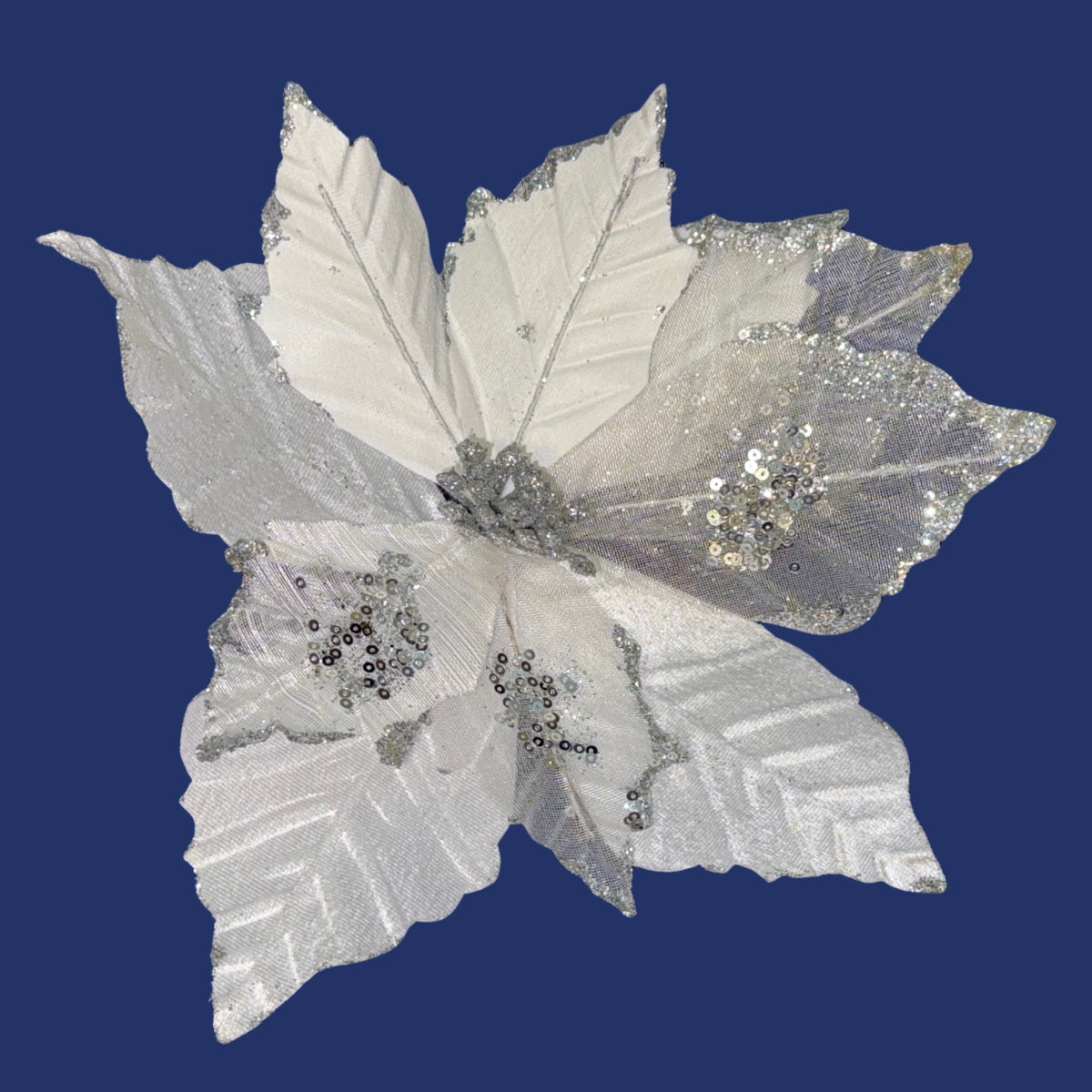 Decoratiune brad floare alba cu sclipici, cu clema, 28 cm