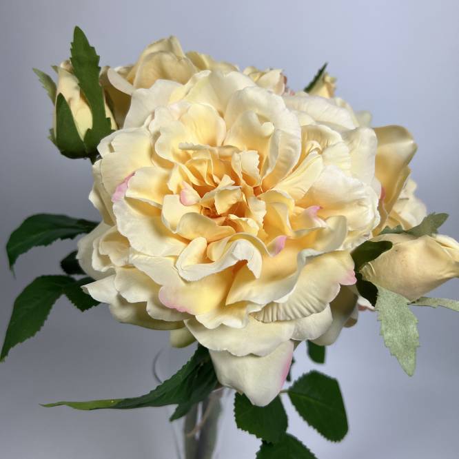 Buchet trandafiri galbeni 36 cm