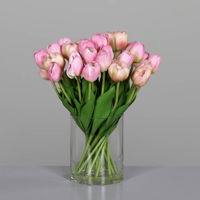 Aranjament premium cu 28 lalele artificiale roz in vas de sticla 36 cm
