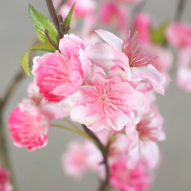 Arbust decorativ artificial cires cu flori roz in ghiveci, 125 cm