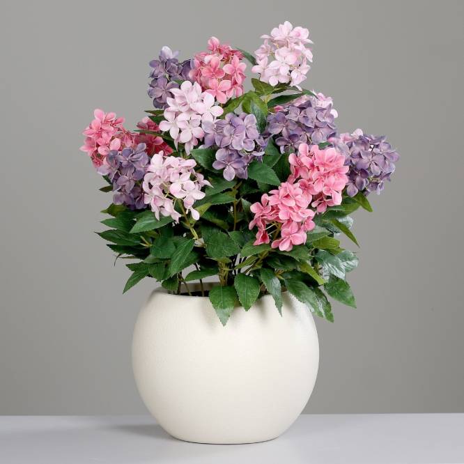 Hortensii artificiale roz si mov in tufa de 18 fire in vas de plastic, 67 cm