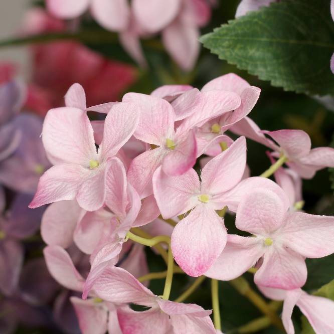 Hortensii artificiale roz si mov in tufa de 18 fire in vas de plastic, 67 cm