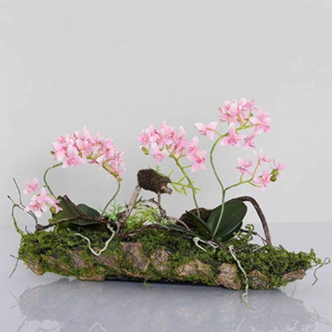 Aranjament artificial cu orhidee roz, pe suport lemnos cu muschi, 50 cm