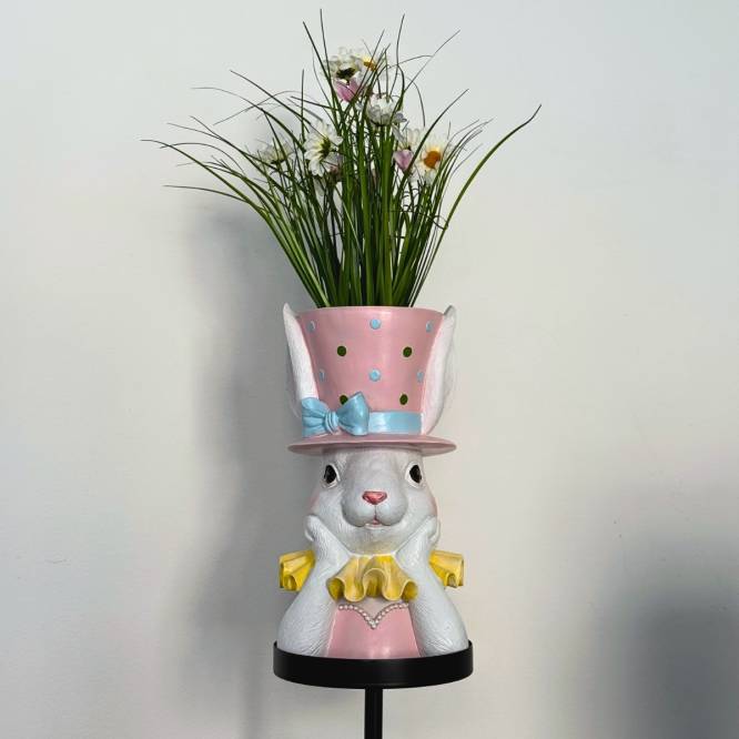 Decoratiune Pasti, Doamna Iepuras cu suport pentru ghiveci de flori, 33 cm